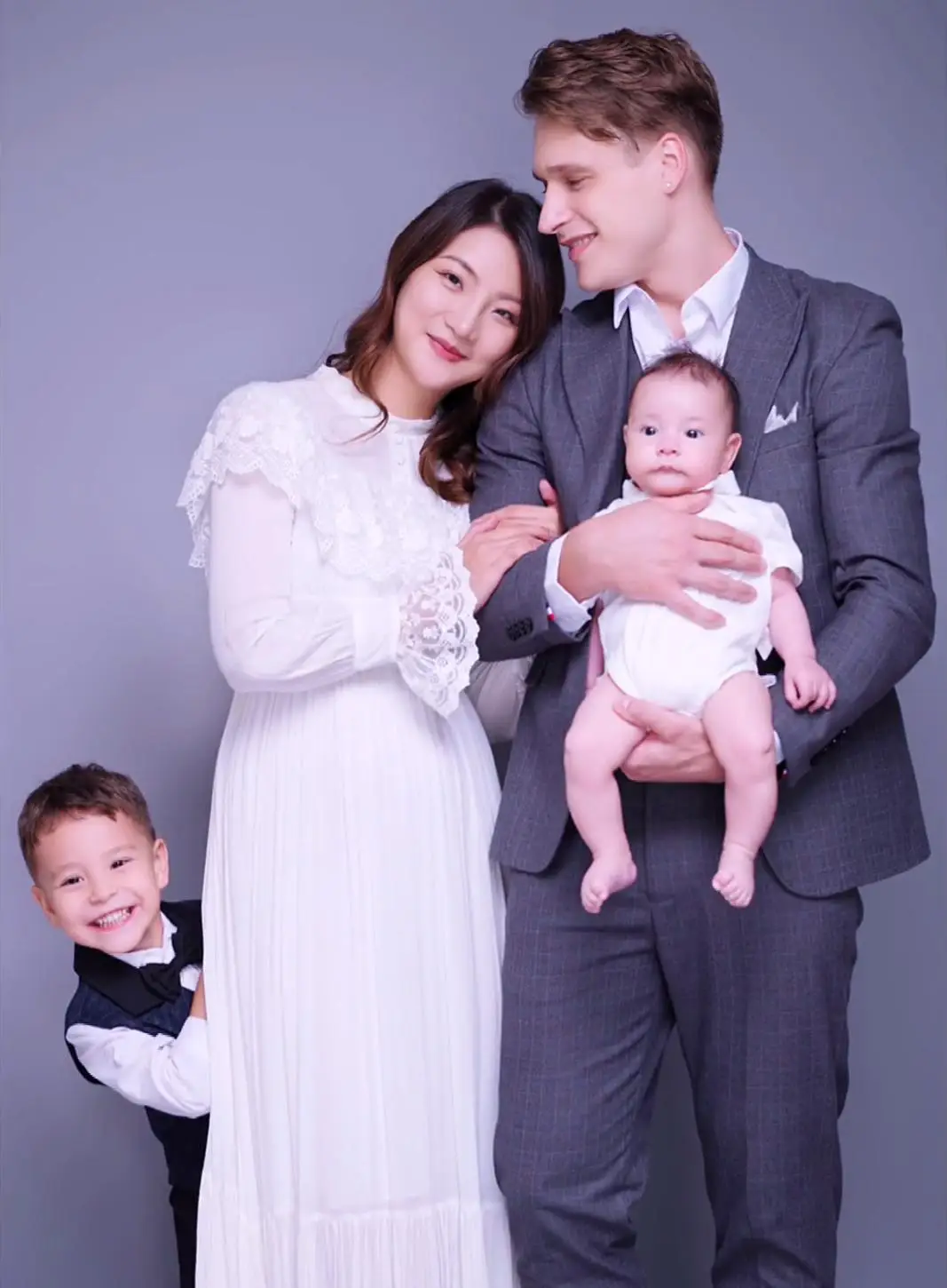 Hotgirl một đời chồng chủ động tán trai Tây kém 3 tuổi, cưới không báo bố mẹ, không đòi sính lễ - 6