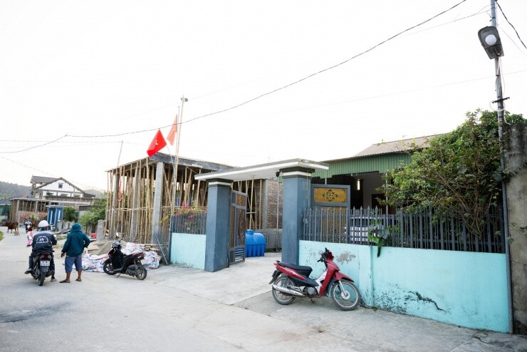 Thực tế, gia tài lớn nhất mà Đình Bắc tự hào khoe với người hâm mộ chính là ngôi nhà khang trang đang được xây dựng tại quê nhà Hưng Nguyên, Nghệ An.