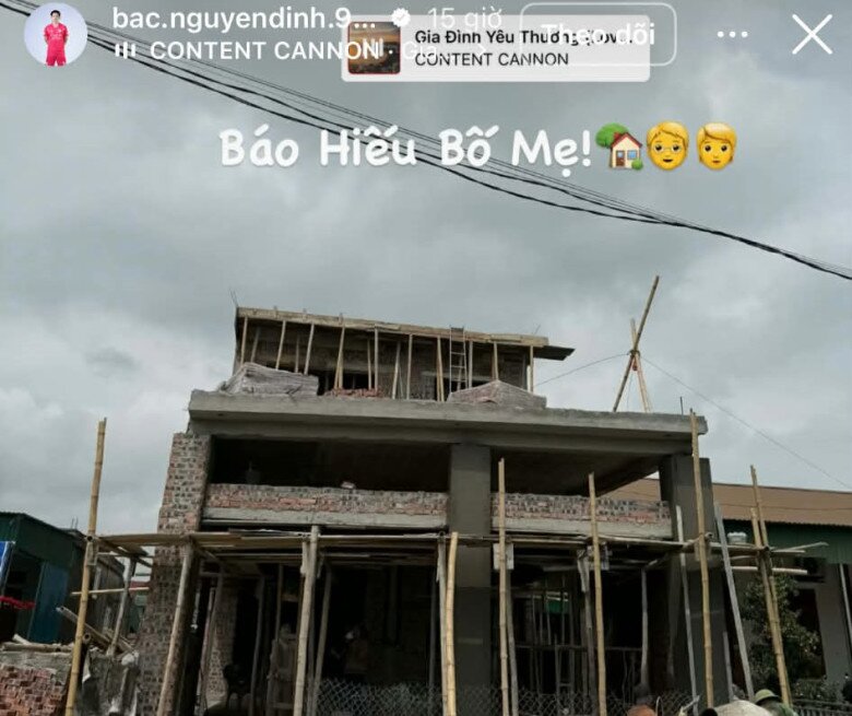 Qua những hình ảnh được chia sẻ, có thể thấy ngôi nhà của gia đình Đình Bắc có quy mô khá rộng lớn, được xây dựng theo phong cách hiện đại với cấu trúc 2 tầng bề thế. 