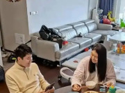 Yêu - Nghỉ làm chăm con không được nhận tiền thưởng Tết, chồng và mẹ chồng có hành động khiến người vợ rơi nước mắt