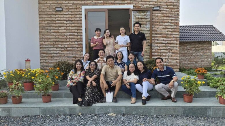 Nam NSND là thầy giáo của Võ Hạ Trâm có cơ ngơi 3000m2 đầy hoa cỏ khiến nhiều người thích thú - 2