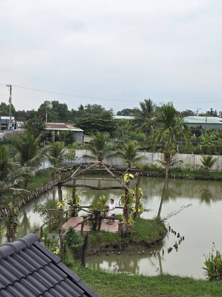 Nam NSND là thầy giáo của Võ Hạ Trâm có cơ ngơi 3000m2 đầy hoa cỏ khiến nhiều người thích thú - 9