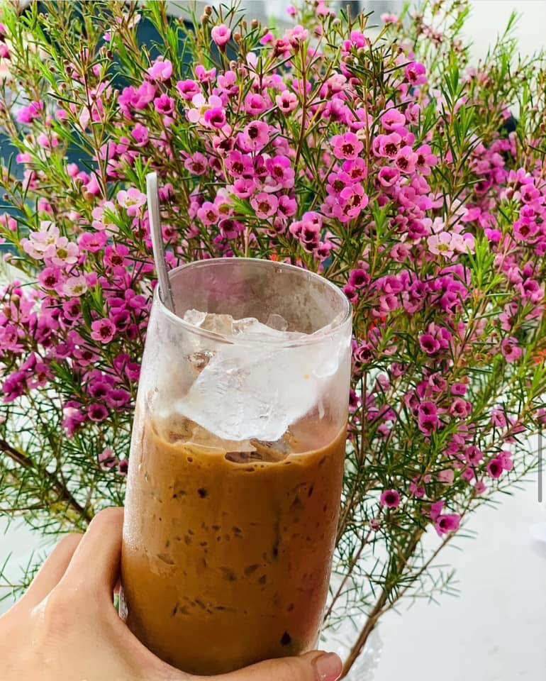 Ngôi nhà xinh xắn của Thân Thúy Hà đúng kiểu amp;#34;thềm nhà có hoaamp;#34;, đẹp rực rỡ khi xuân về - 12
