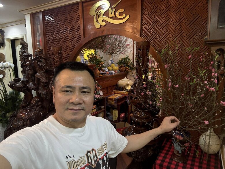 Cơ ngơi của NSND Tự Long ngập hoa ngày sát Tết, vợ Đại úy khoe sắc giữa amp;#34;rừngamp;#34; lan ngay trong tổ ấm - 14