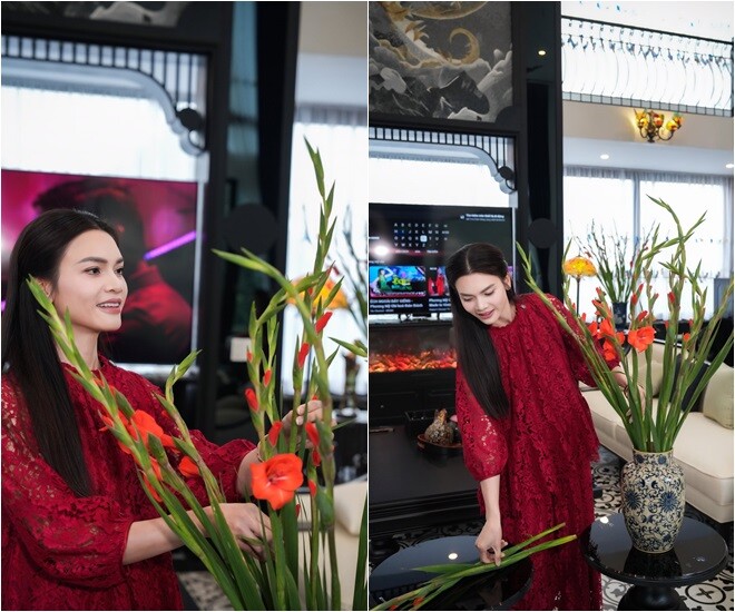 Bình hoa lay ơn đỏ rực rỡ được đặt trang trọng trong chiếc bình gốm sứ cổ điển, tạo điểm nhấn phong thủy may mắn giữa phòng khách rộng lớn.