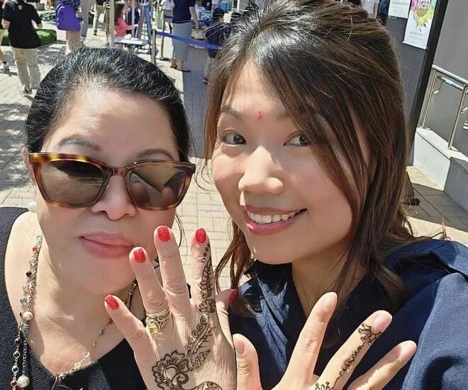 Chị Lợi (bên phải).