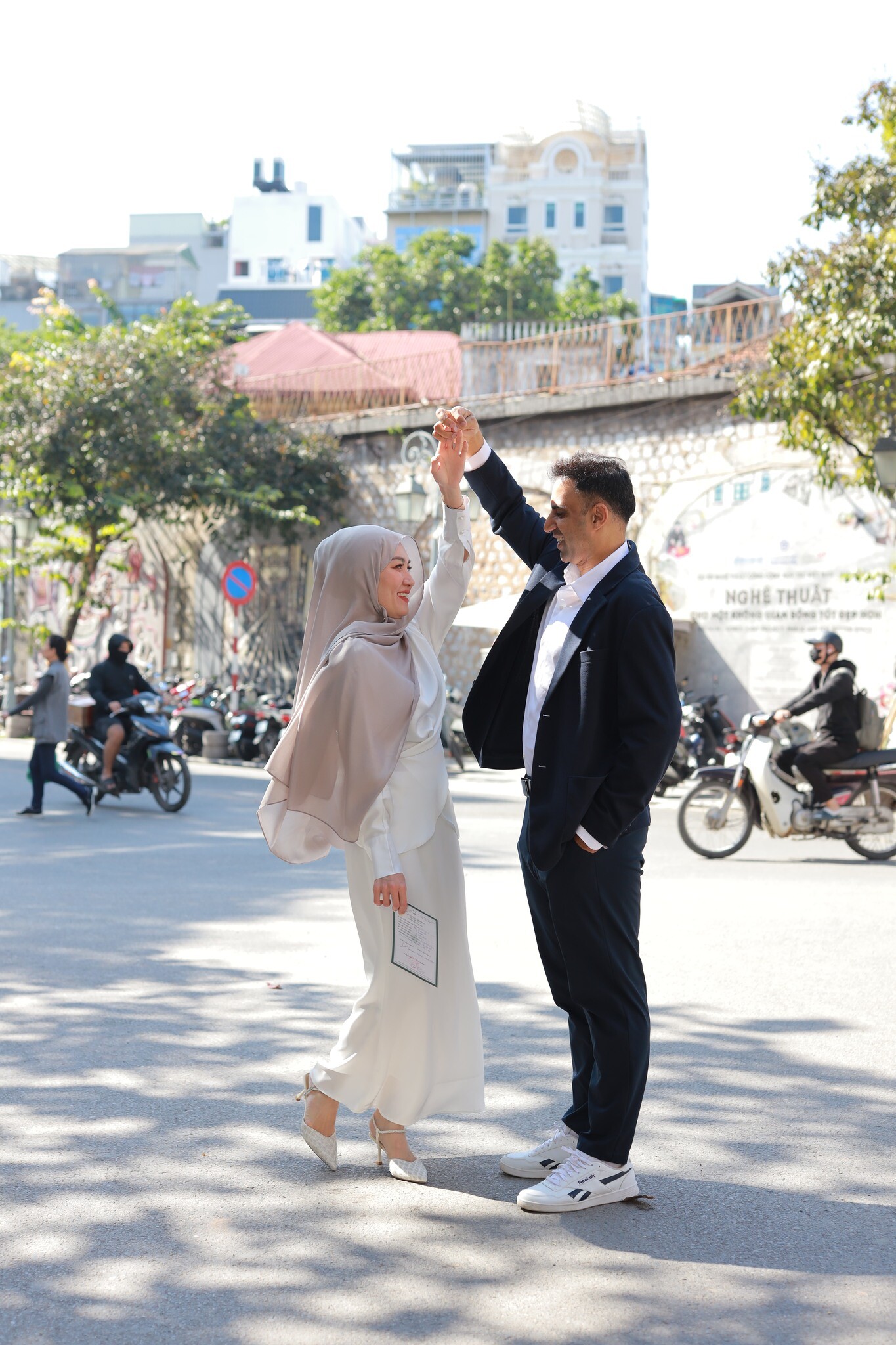 “Quẹt trúng” anh chàng Pakistan trên app hẹn hò, cả hai chốt cưới vội, hai nhà nhận xét “phi như tên lửa” - 8