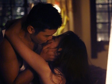 Ảnh hậu khởi nghiệp bằng cảnh nóng, giờ là “thiên tài diễn xuất" nhưng mang “não yêu đương”, U55 vẫn đẹp nõn nà