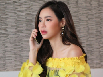 Mẹ đưa hết 2,5 tỷ tiền bồi thường cho chị gái, năm mới mẹ gọi về nhà, tôi đáp 2 câu