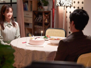 Một tháng trước đám cưới, trên bàn ăn bạn trai đưa ra một yêu cầu khiến tôi khó xử