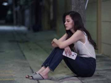 Dự đám cưới bạn thân rồi uống say, tôi nhắn tin cho chồng cũ "em nhớ anh" và anh đáp 4 từ