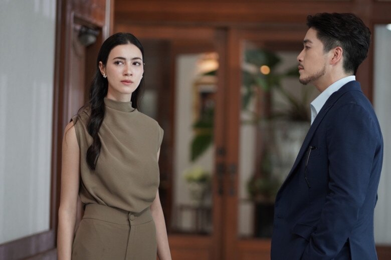 Tôi nhìn anh, lần đầu tiên thấy người đàn ông này xa lạ đến vậy. (Ảnh minh họa)
