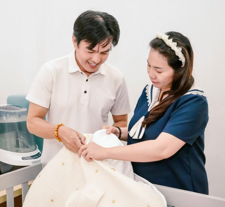 Nam diễn viên cố gắng kiếm tiền để dành những điều tốt nhất cho con.