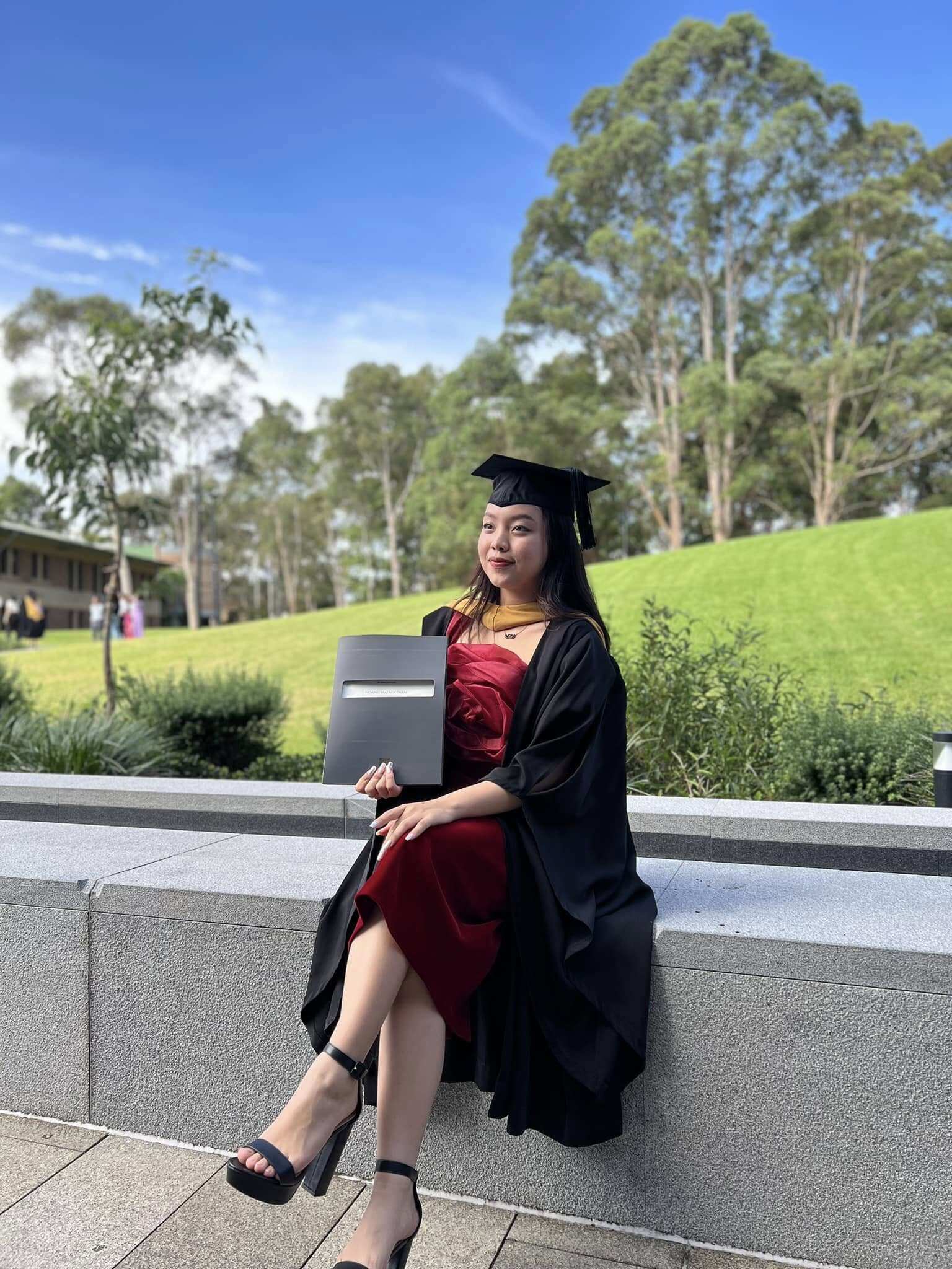 Tại Úc, con gái Đức Hải học tại trường Macquarie - thuộc top 1% hàng đầu thế giới.