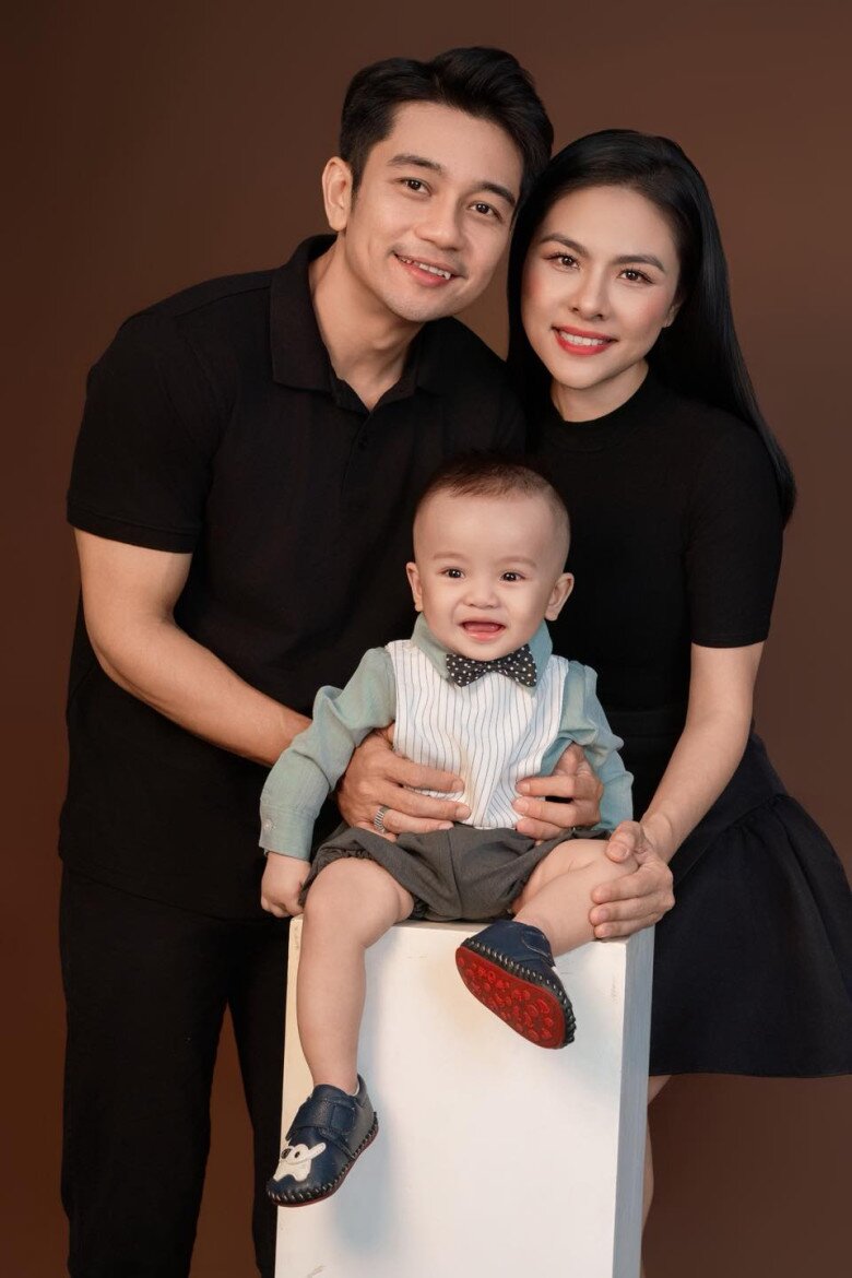 Bé Quintin là con thứ 4 của vợ chồng Vân Trang - Hữu Quân.