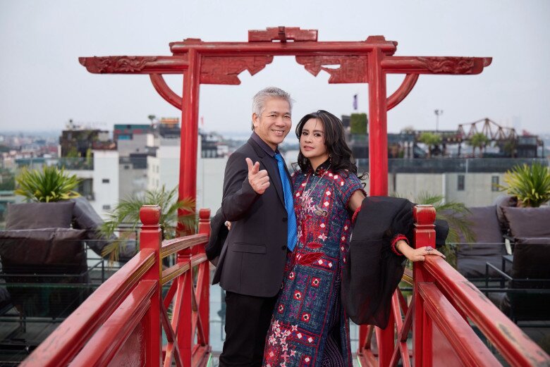 Diva dành nhiều lời ngọt ngào để chúc mừng ông xã sau một năm thành công.