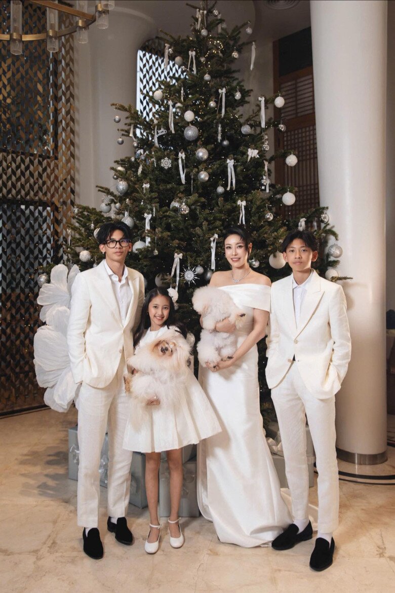 Các con nhà Hà Kiều Anh được nhận xét thừa hưởng vẻ đẹp ngoại hình của bố mẹ.