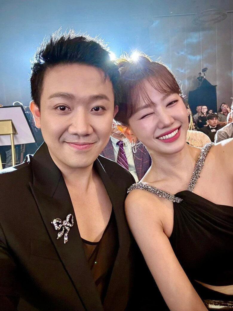 Dù hạnh phúc, cặp đôi vẫn đối diện với nhiều tin đồn như hôn nhân hợp đồng.