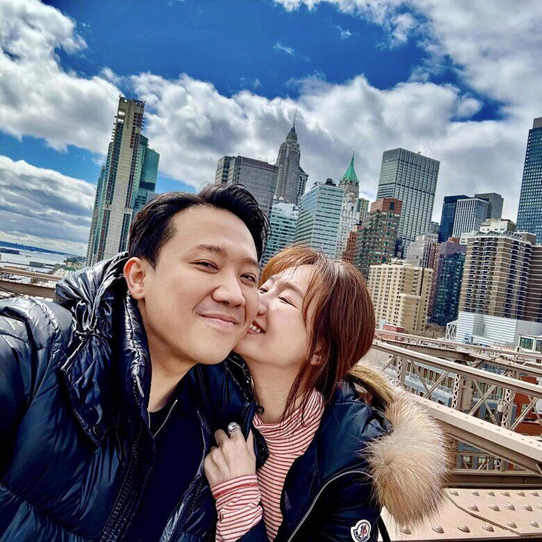 Cặp đôi thường đi du lịch để hâm nóng tình cảm.