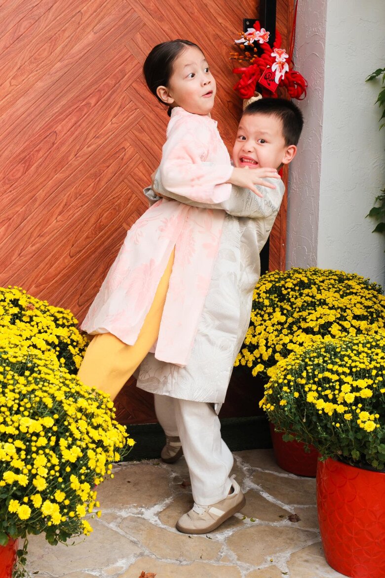 Quá trình phát triển của Lisa - Leon nhận được nhiều sự quan tâm.