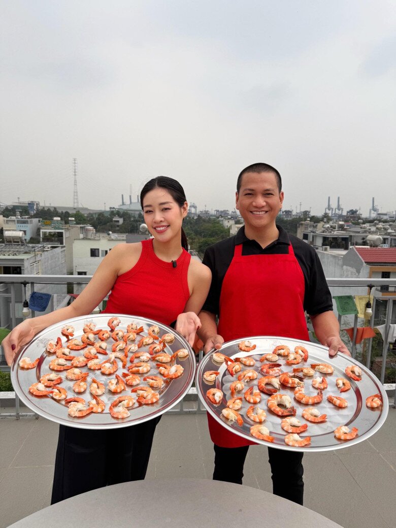 Sau 2 năm về chung nhà, cặp đôi ngày càng hạnh phúc.