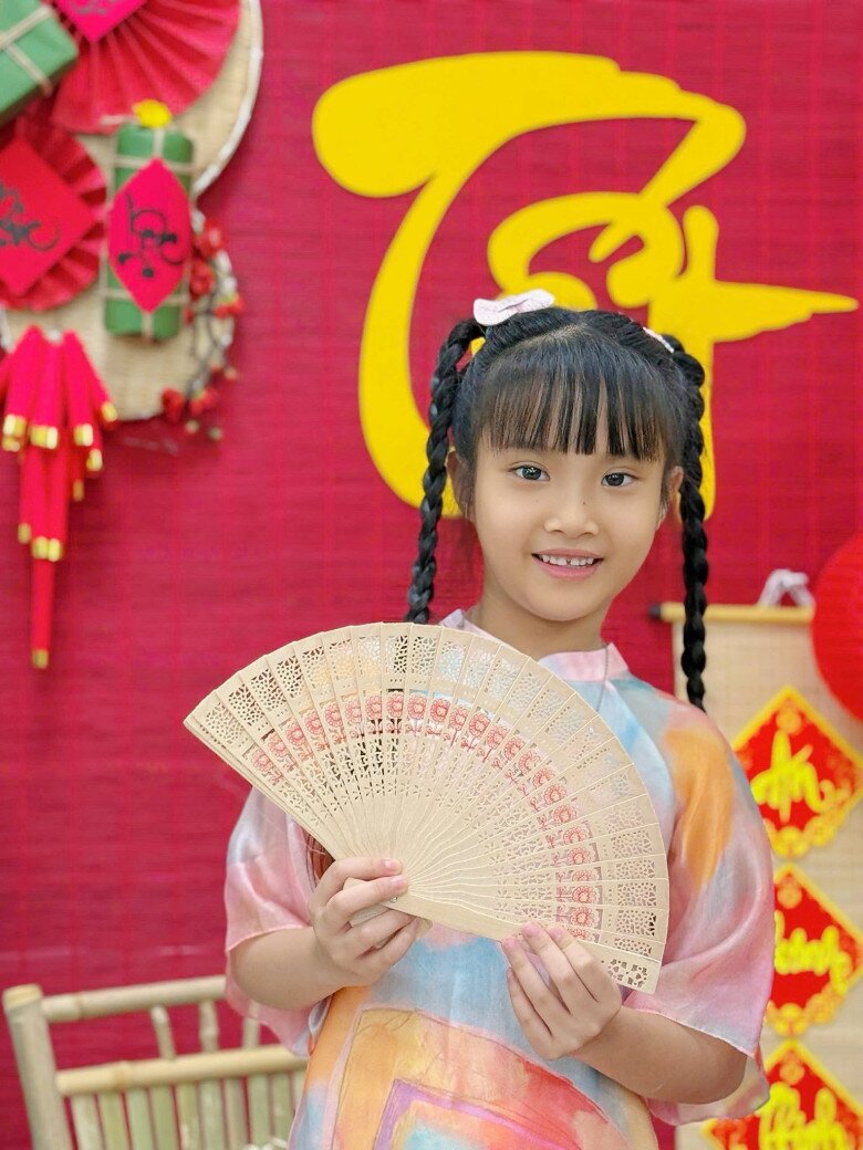 Ngoại hình của con gái Diệp Lâm Anh ngày càng giống hệt bố.