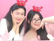 Giải trí - Cặp bạn thân Bí Ngô - Lọ Lem nay trưởng thành xinh đẹp ngỡ ngàng, học trường quốc tế đi đâu cũng có nhau