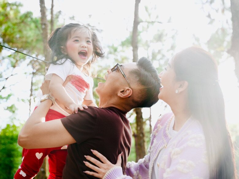 Lisa là con gái út của Khánh Thi - Phan Hiển.
