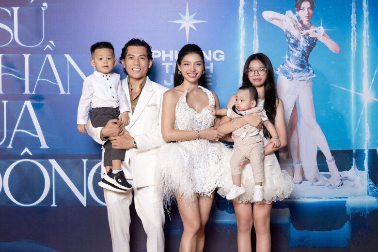 Tổ ấm đủ nếp, đủ tẻ của cặp đôi khiến nhiều người ngưỡng mộ.