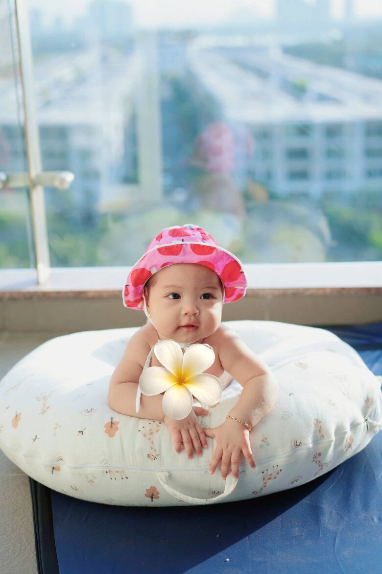 Nhiều khoảnh khắc của bé Harley khiến người xem tan chảy.