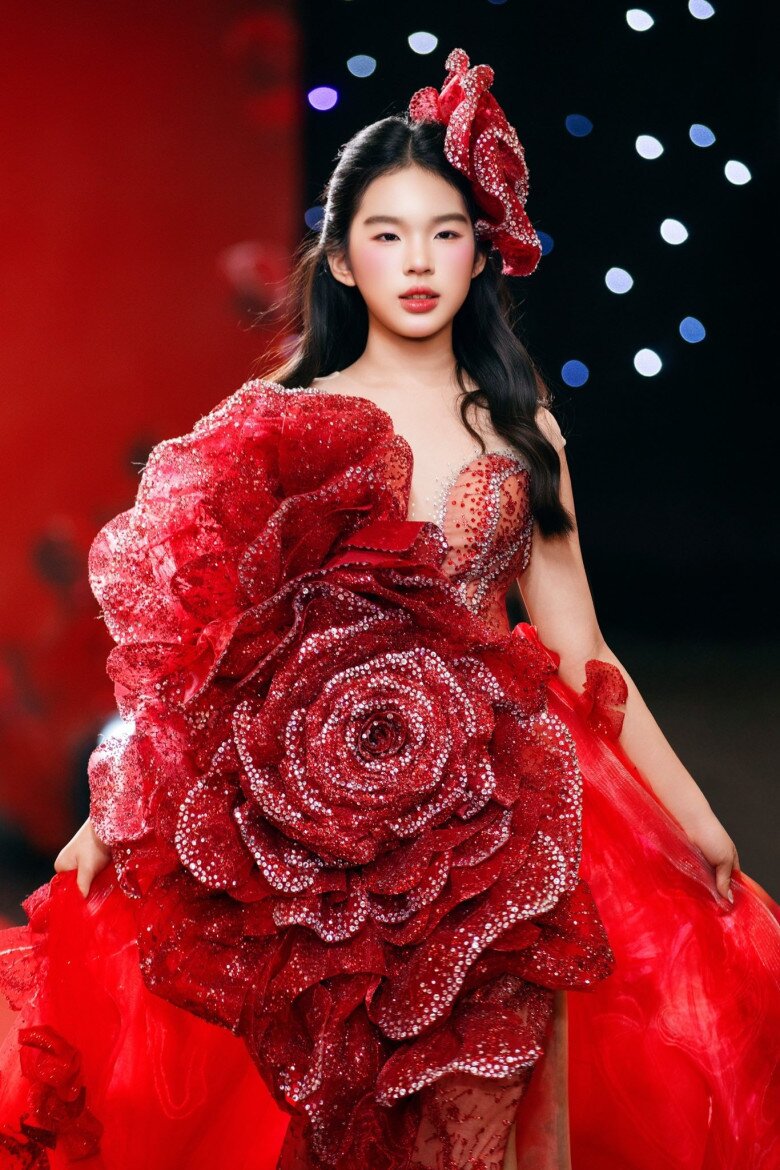 Con gái Xuân Lan hoạt động ở vai trò người mẫu từ nhỏ.