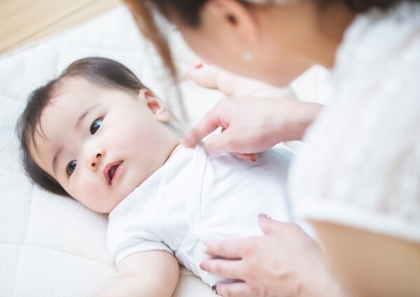 4 dấu hiệu trẻ 6 th&aacute;ng tuổi đang ph&aacute;t triển vượt trội cả EQ v&agrave; IQ - 10