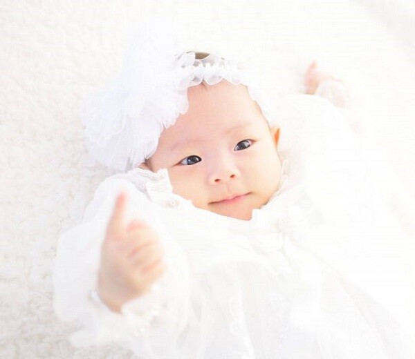 4 dấu hiệu trẻ 6 th&aacute;ng tuổi đang ph&aacute;t triển vượt trội cả EQ v&agrave; IQ - 4