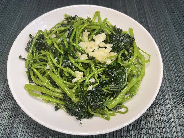 Cây mọc bờ rào amp;#34;ngọt như mì chínhamp;#34;, trồng một lần hái bán quanh năm, thành đặc sản có hương vị lạ được ưa chuộng - 3