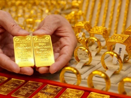 Giá vàng bạc tiếp tục giảm mạnh