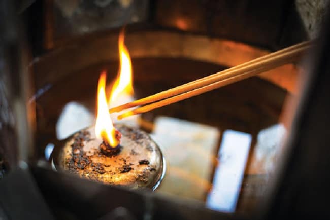 Khung giờ đẹp thắp hương ngày mai - Rằm tháng 2 năm Bính Ngọ, 5 việc cần làm để đón may mắn, tài lộc - 2