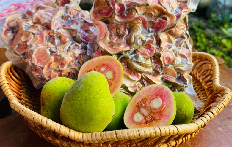 Loại quả dại xanh hay chín đều ăn được, xưa rụng đầy sân giờ thành đặc sản được ưa chuộng, tốt cho sức khoẻ - 3