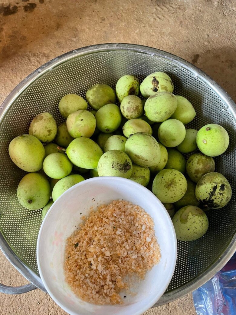 Loại quả xưa chín rụng đầy gốc nay thành đặc sản có hương vị gây amp;#34;nghiệnamp;#34;, 65.000 đồng/kg chị em thành phố thích mê - 3