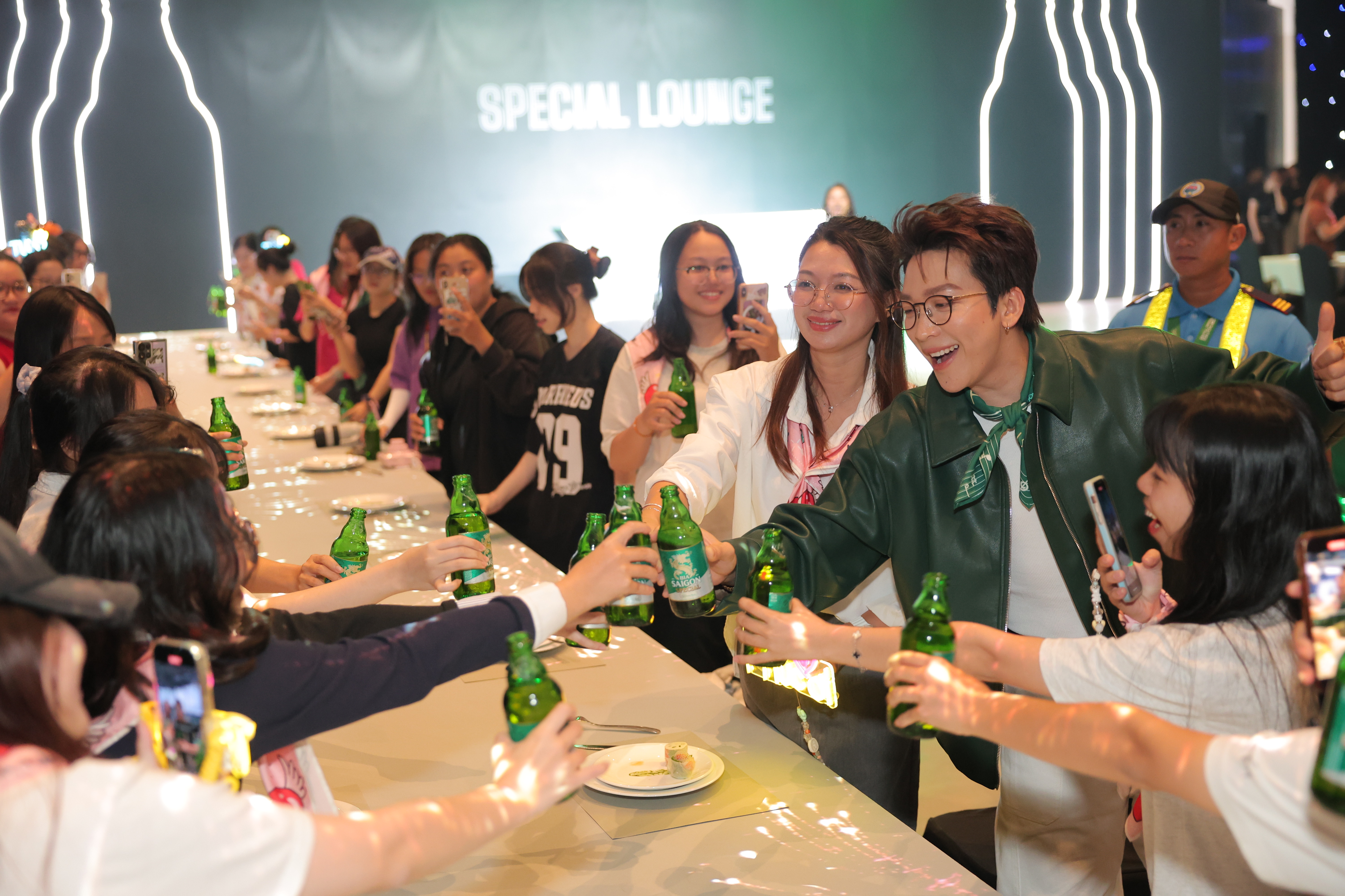Không gian Special x Michelin do Bia Saigon Special kiến tạo cùng sự xuất hiện của ca sĩ Tăng Phúc mang đến trải nghiệm thú vị cho người tham dự