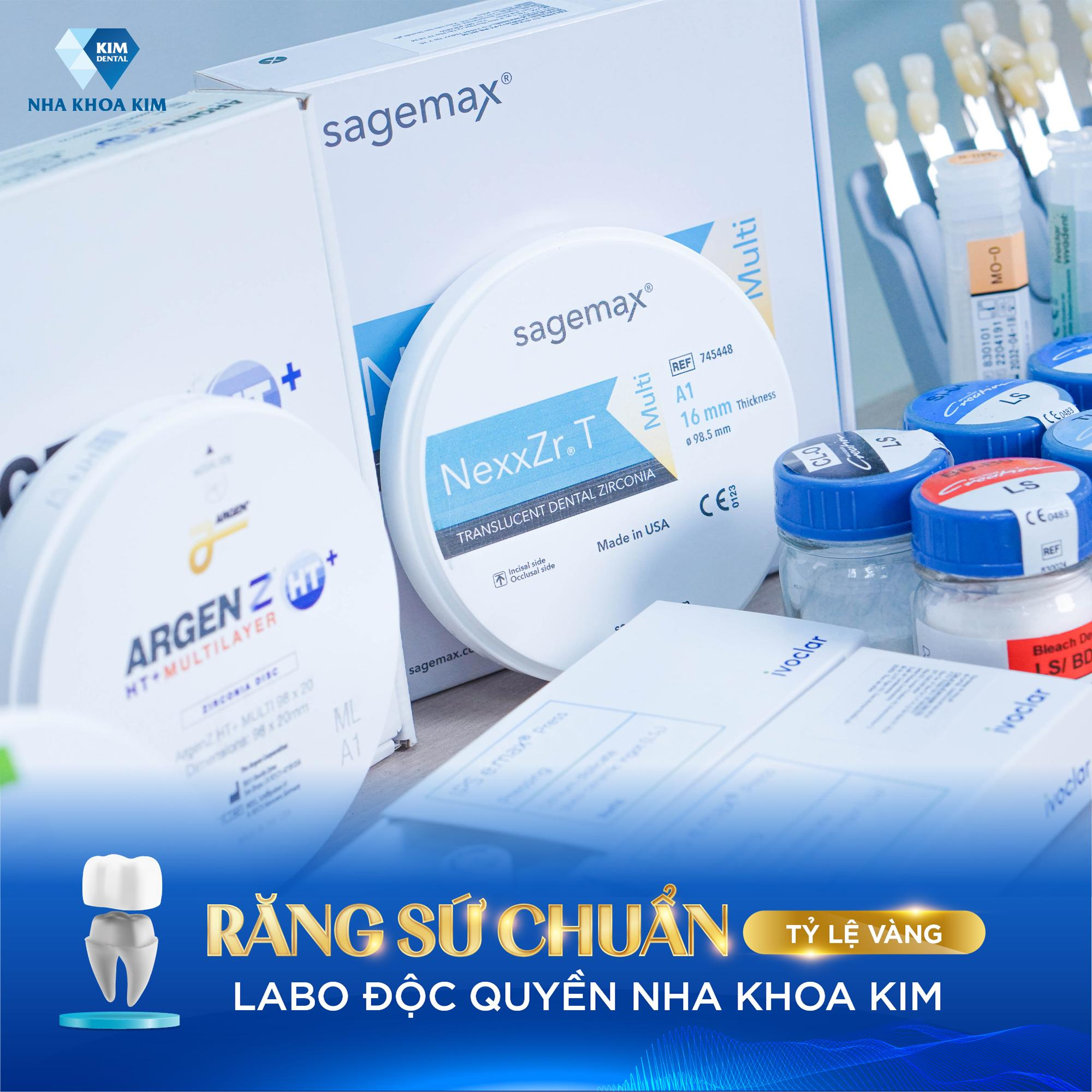 Phôi sứ Chính hãng nhập kho – Chế tác tại chỗ – Bọc sứ cho khách hàng. Nha Khoa Kim kiểm soát từ đầu vào nguyên liệu đến đầu ra thành phẩm và tối ưu chi phí cho khách hàng