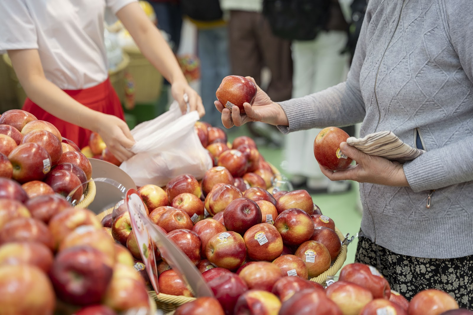 Người tiêu dùng còn lựa chọn táo Cosmic Crisp® cho bữa ăn hàng ngày