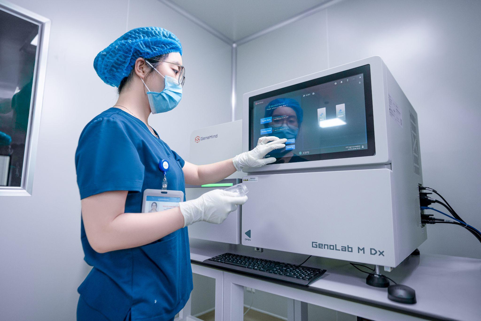 Tại Bệnh viện Đại học Phenikaa, xét nghiệm NIPT sàng lọc trước sinh được thực hiện bởi hệ thống giải trình tự thế hệ mới