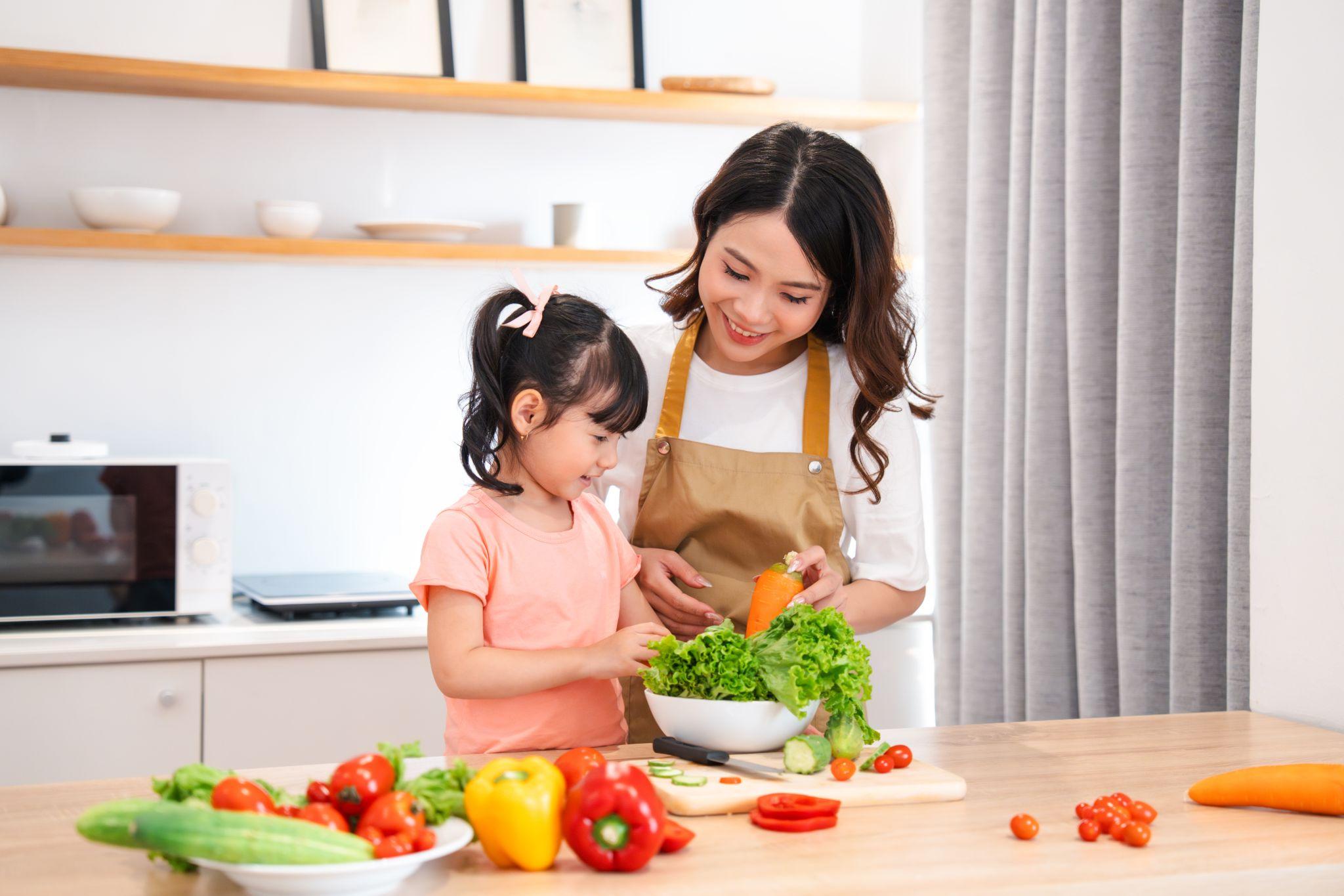 Với nhiều phụ nữ, hạnh phúc là khi được dành thời gian bên gia đình. Ảnh: Shutterstock