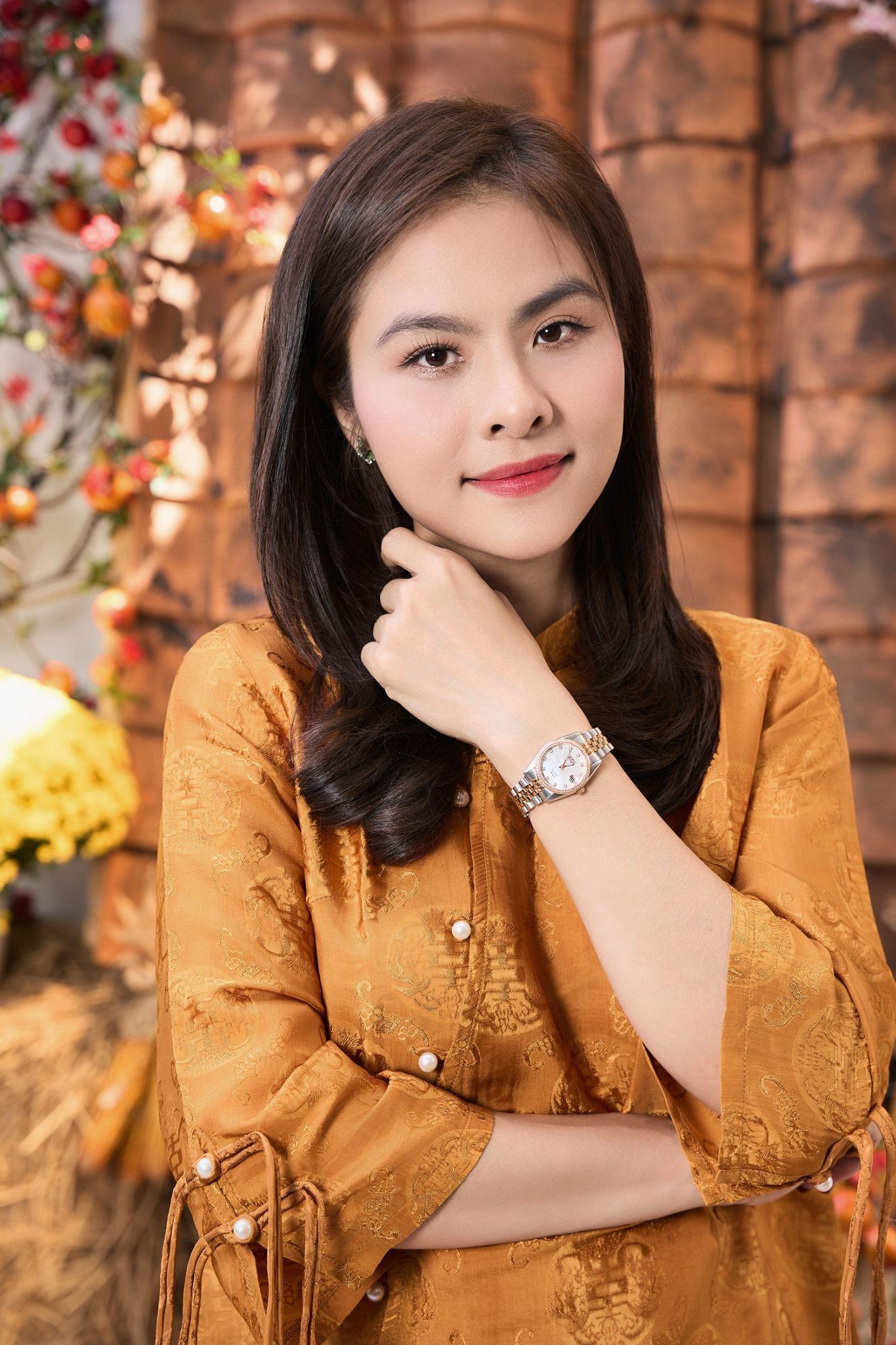 Chiếc KOI Noble K002.103.641.51.11.04 tôn lên khí chất và phong cách thanh lịch của diễn viên Vân Trang