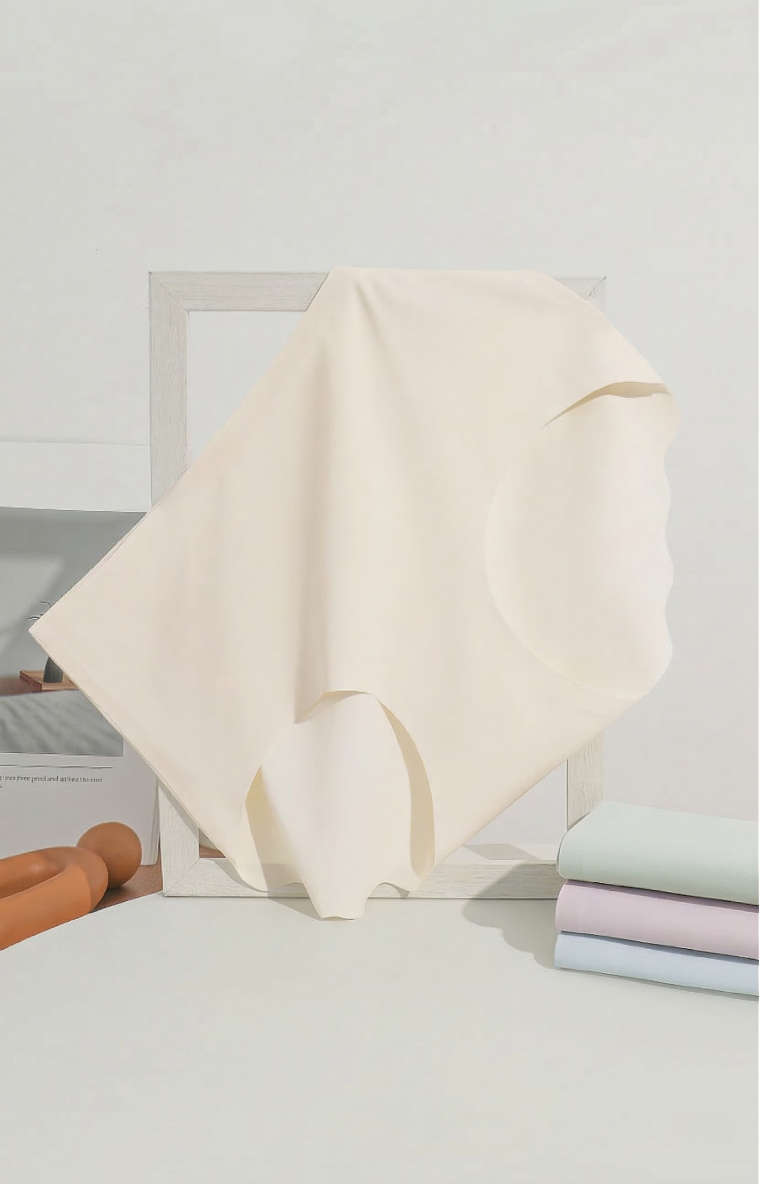 Quần lót Bon Bon SQ7002 có dáng lưng cao ôm trọn mông và bụng, không bị cuộn khi mặc lâu