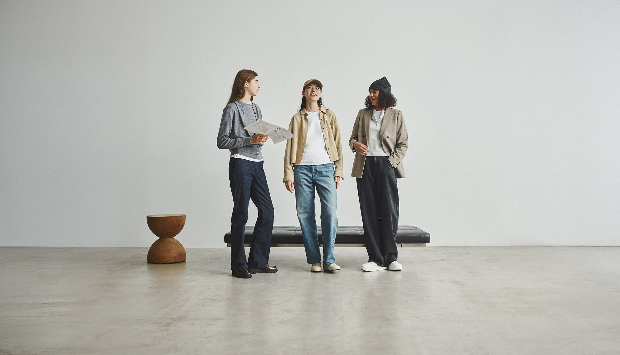 Và khi Xuân/Hè 2026 vừa ghé đến, một câu hỏi được đặt ra: UNIQLO sẽ làm mới tủ đồ cơ bản như thế nào cho những ngày xuân hè tới đây?