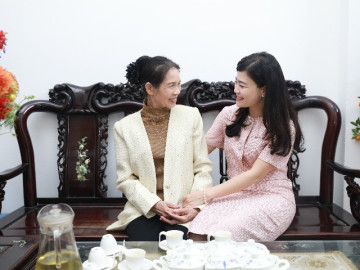 Món quà 8/3 của con dâu khiến mẹ chồng ưng ý khoe hàng xóm