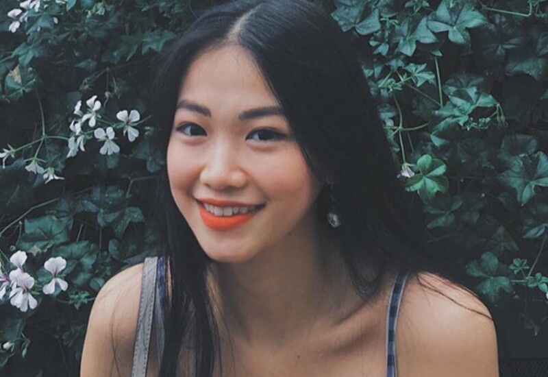 Với nhiều cô gái xuất thân nghèo khó, thi hoa hậu không chỉ là cuộc tranh tài nhan sắc mà còn là cơ hội đổi đời. Từ ánh đèn sân khấu, họ có thể vươn lên bằng tri thức, bản lĩnh, tạo thu nhập, giúp gia đình và tự quyết định tương lai của mình.