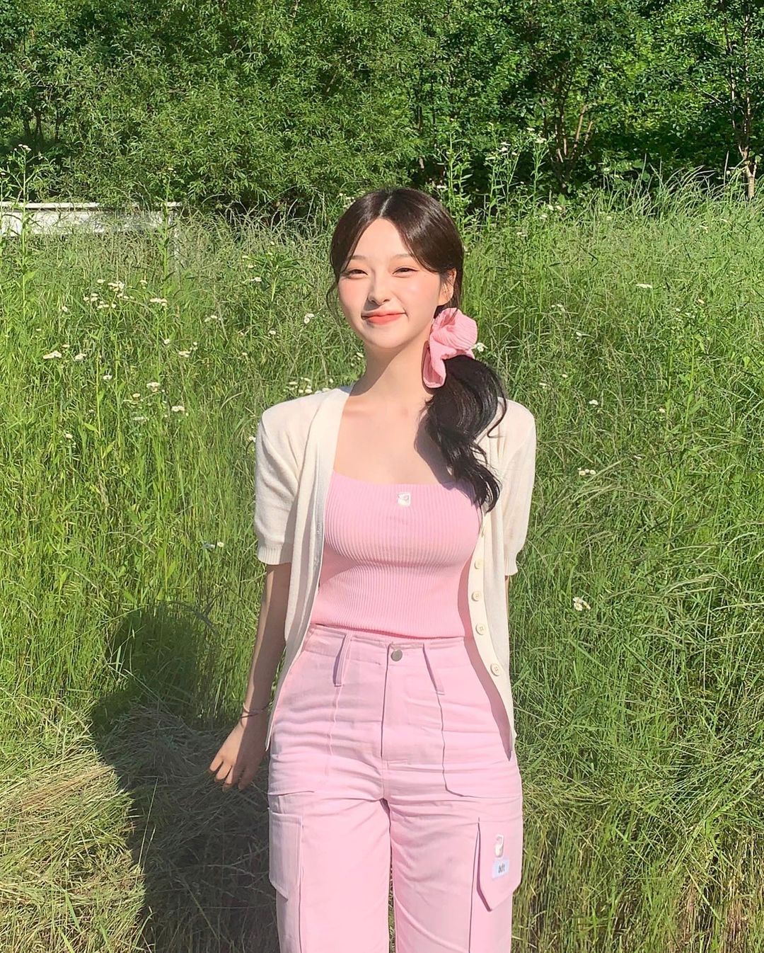 4 món phụ kiện mùa Tết giúp chị em diện đồ amp;#34;sống ảoamp;#34; xinh lung linh, lên hình là thấy khác liền - 2