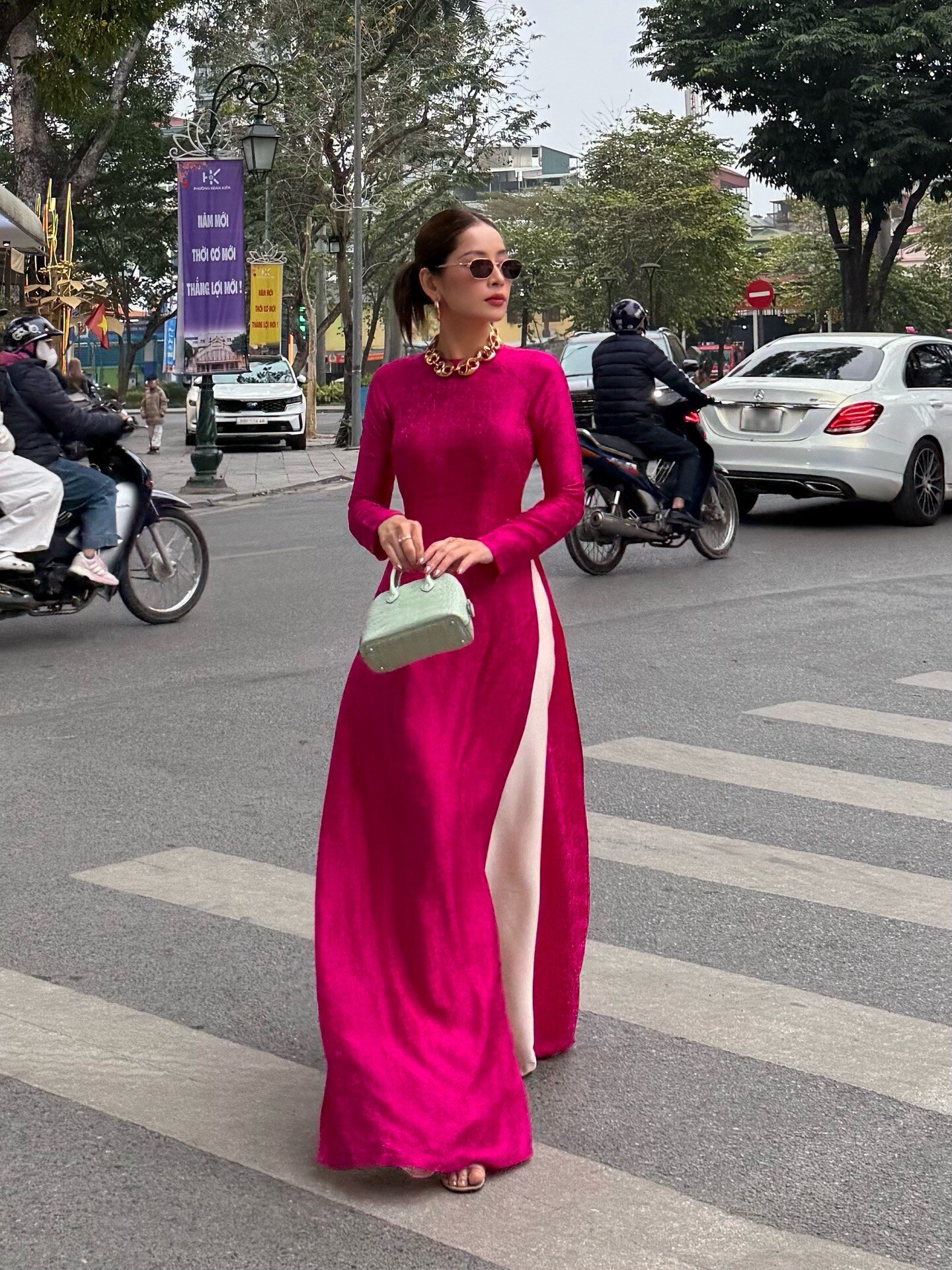 Chi Pu giữ đúng lời hứa “mỗi mùng một bộ”, xứng danh  “nữ thần áo dài” mùa Tết - 10